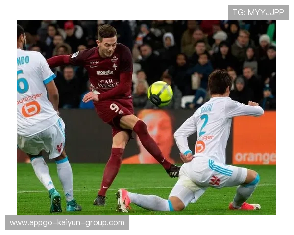 法甲攻击群崛起：强攻策略撕裂对手防线