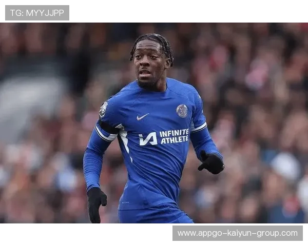 西汉姆联签下后卫迪萨西身披2号球衣